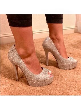 Cathy Jean Rhinestone Pumps Hidden Platform Rose Gold Peep/Open Toe Vegan